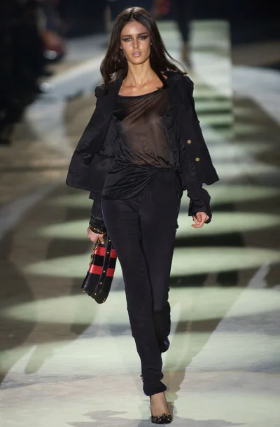 Look 16